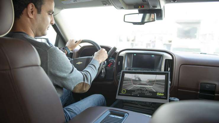 Valeo Unveils Back-Up Camera That Makes Your Trailer Invisible